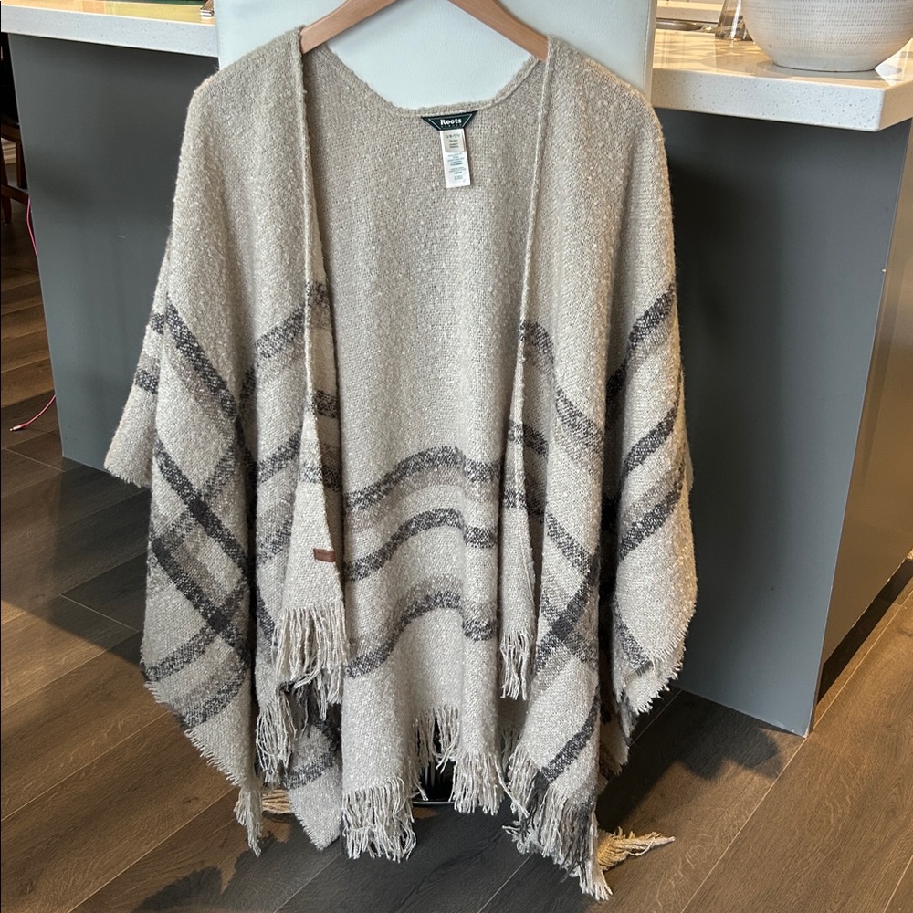 Roots Blanket Wrap Poncho Shawl Cozy Cabin Core Neutral Women’s One Size - Picture 3 of 10